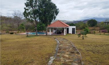 SE VENDE Quintas de Cabuya, cerca de Coronado