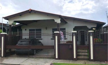 EN VENTA CASA BRISAS DEL GOLF
