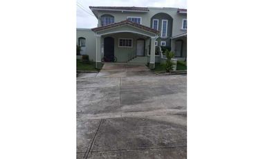 ALQUILO  HERMOSA CASA EN RESIDENCIAL VILLA DE LAS AZORES