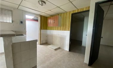 CASA EN ALQUILER - 24 DE DICIEMBRE