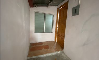 CASA EN ALQUILER - 24 DE DICIEMBRE