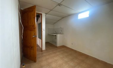 CASA EN ALQUILER - 24 DE DICIEMBRE