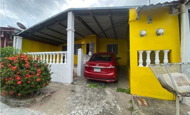 CASA EN ALQUILER - 24 DE DICIEMBRE