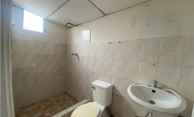 CASA EN ALQUILER - 24 DE DICIEMBRE