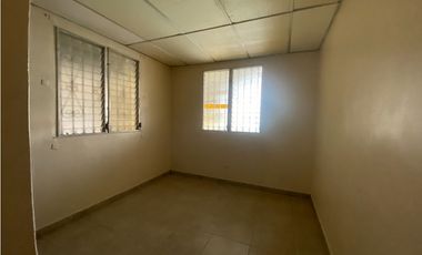 CASA EN ALQUILER - 24 DE DICIEMBRE