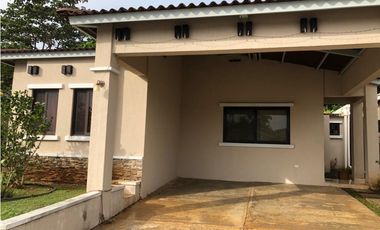VENTA DE CASA EN SUMMER HILLS- COSTA VERDE-LA CHORRERA- JB