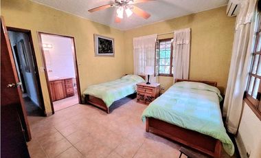 VENTA DE CASA CON PISCINA EN PLAYA CORONADO