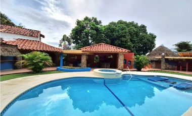 VENTA DE CASA CON PISCINA EN PLAYA CORONADO