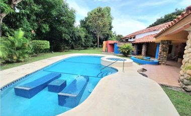 VENTA DE CASA CON PISCINA EN PLAYA CORONADO