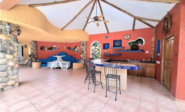VENTA DE CASA CON PISCINA EN PLAYA CORONADO