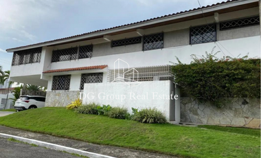 Venta de Casa en Loma alegre Altos del Golf