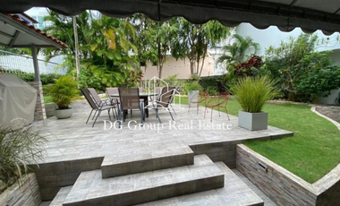 Venta de Casa en Loma alegre Altos del Golf