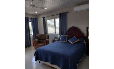 Se vende Casa en Cantarrana, A pasos de Hotel Guayacanes