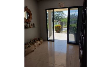 Se vende Casa en Cantarrana, A pasos de Hotel Guayacanes