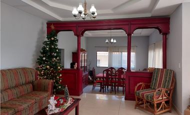 Se vende Casa en Cantarrana, A pasos de Hotel Guayacanes