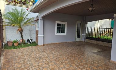 Venta de casa en Urb. Villas del Golf, Chitré