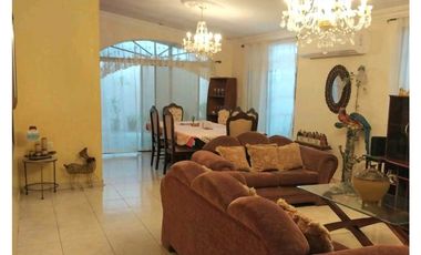 VENTA DE CASA EN BRISAS DEL GOLF CIUDAD DE PANAMA