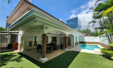 CASA EN VENTA EN COSTA DEL ESTE