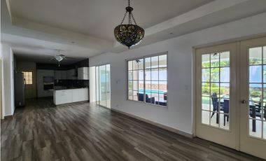 CASA EN VENTA EN COSTA DEL ESTE