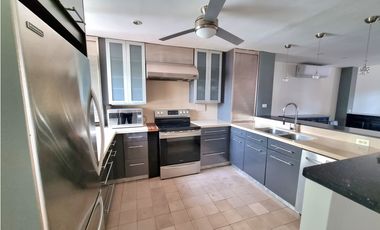 ALQUILER DE APARTAMENTO EN CASCO VIEJO