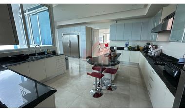 APARTAMENTO EN VENTA EN P.H VITRI COSTA DEL ESTE