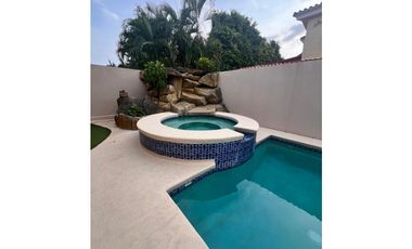 Venta de Casa en Costa del Este Panamá