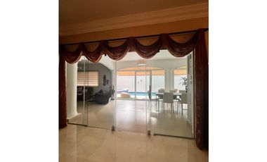 Venta de Casa en Costa del Este Panamá