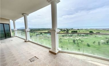 Venta de apartamento de playa PH Vista Mar Golf & Marina en San Carlos