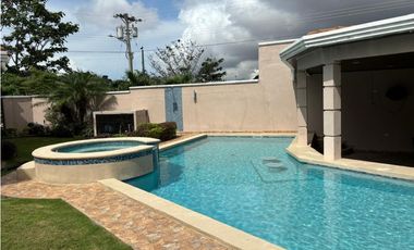 Venta o Alquiler de Casa en Brisas del Golf