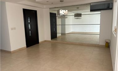 Venta o Alquiler de Casa en Brisas del Golf