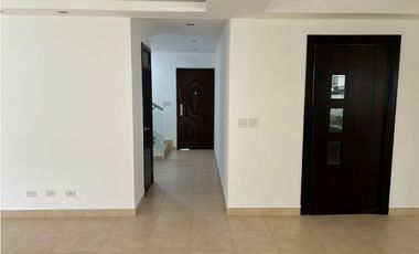 Venta o Alquiler de Casa en Brisas del Golf