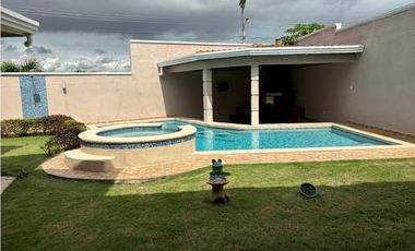 Venta o Alquiler de Casa en Brisas del Golf