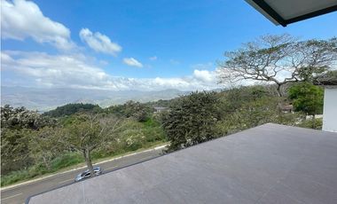 Venta Casa de montaña de 3 niveles en Chicá, chame