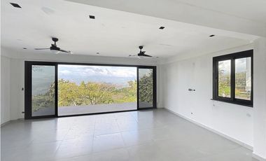 Venta Casa de montaña de 3 niveles en Chicá, chame