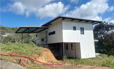 Venta Casa de montaña de 2 niveles en Chicá, chame