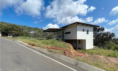 Venta Casa de montaña de 2 niveles en Chicá, chame