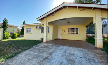 Venta/Alquiler de casa en Residencial Villas del Golf, Chitré