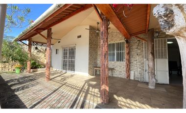 VILLA LUCRE - SE VENDE CASA