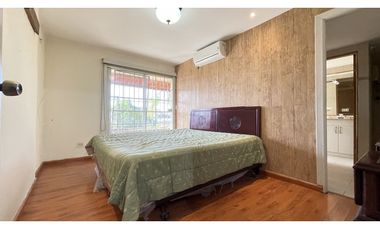 VILLA LUCRE - SE VENDE CASA