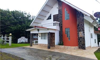 Se Vende Casa en Altos de Cerro Azul