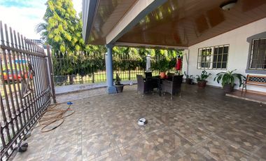 VENTA DE CASA EN CHITRE BRISAS DE LOS GUAYACANES