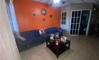 VENTA DE CASA EN CHITRE BRISAS DE LOS GUAYACANES