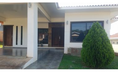 Se Vende Casa en La Arena de Chitré Herrera