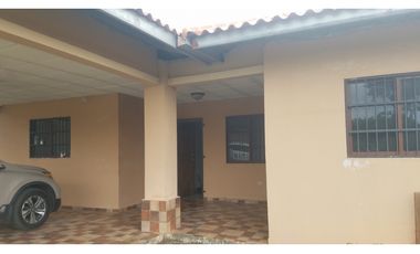 Venta de Casa Amplia en La Arena Herrera Panamá