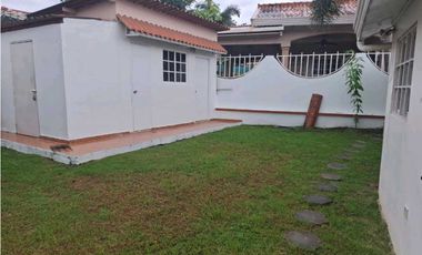 Se Alquila en Los Santos, frente a eventos carolina MB