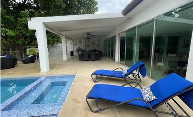 ALQUILO CASA DUPLEX EN CORONADO