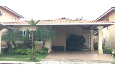 Venta de Casa en Brisas del Golf