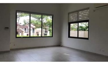 ALQUILO CASA EN PANAMA PACIFICO, 275M2, 3 RECAMARAS, LINEA BLANCA.