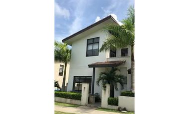 ALQUILO CASA EN PANAMA PACIFICO, 275M2, 3 RECAMARAS, LINEA BLANCA.