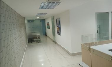 ALQUILO OFICINA EN AVE, BALBOA, 200M2, AMOBLADA, VISTA PANORAMICA.